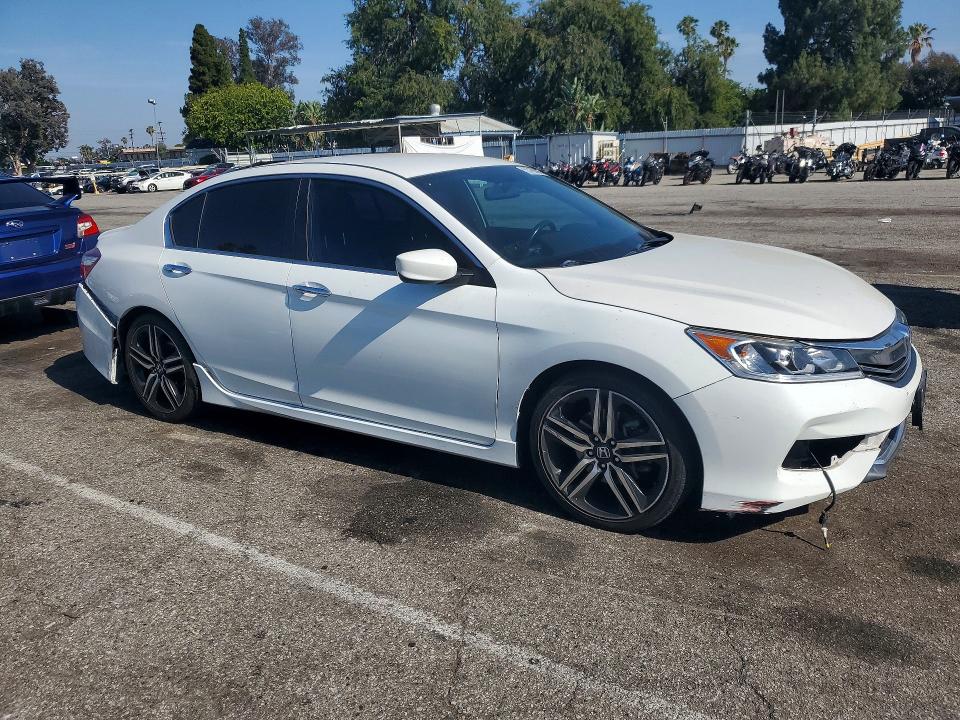 Продажа на аукционе авто 2017 Honda Accord, vin: 1HGCR2F54HA161315, номер лота: 55469496