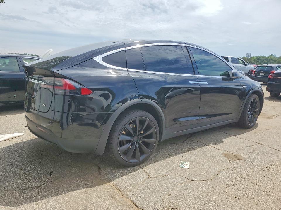 56950686 :رقم المزاد ، 5YJXCAE28GF002368 vin ، 2016 Tesla Model X مزاد بيع