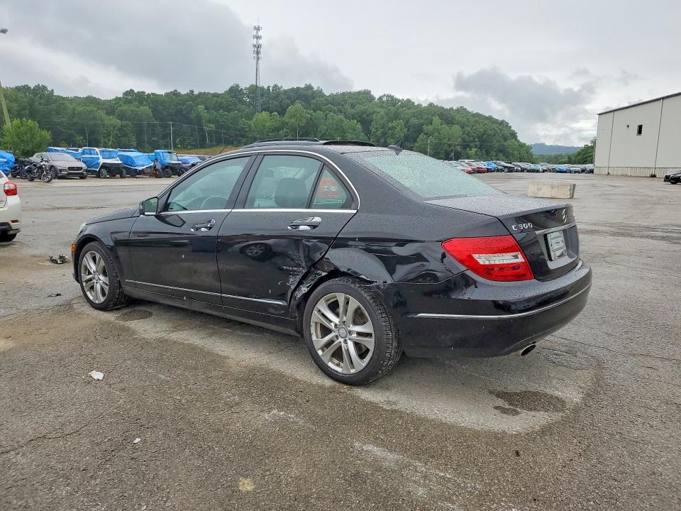 2013 Mercedes-benz C მანქანა იყიდება აუქციონზე, vin: WDDGF8AB5DR244732, აუქციონის ნომერი: 56498186