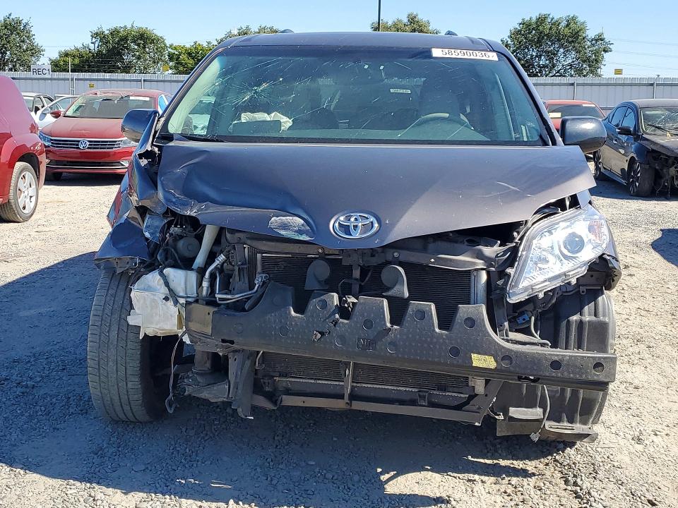 2013 Toyota Sienna მანქანა იყიდება აუქციონზე, vin: 5TDYK3DC0DS299821, აუქციონის ნომერი: 58590036