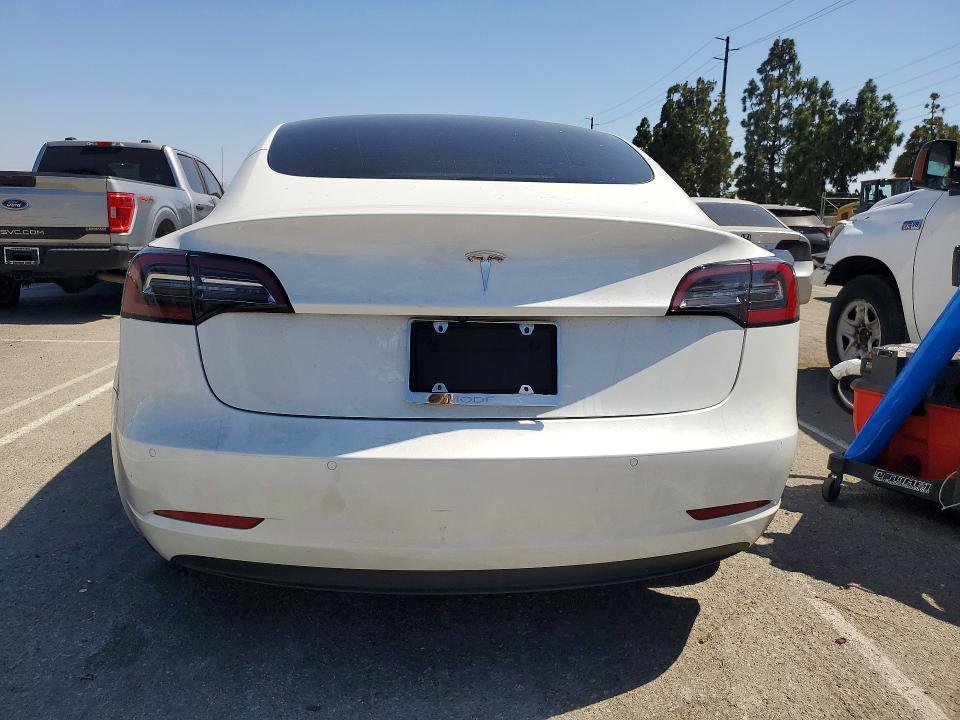 59189546 :رقم المزاد ، 5YJ3E1EA0NF148311 vin ، 2022 Tesla Model 3 مزاد بيع