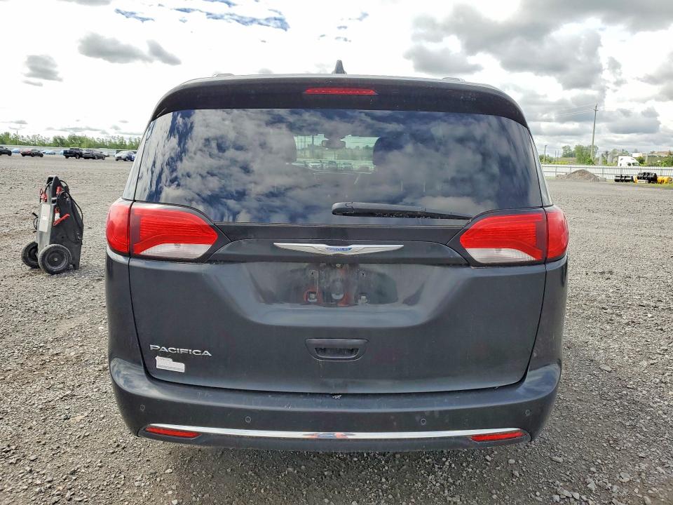 57045666 :رقم المزاد ، 2C4RC1EG2HR688837 vin ، 2017 Chrysler Pacifica مزاد بيع