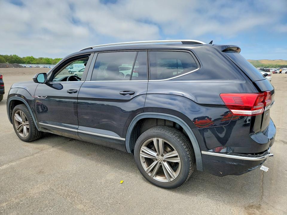 56106156 :رقم المزاد ، 1V2RR2CA4JC530404 vin ، 2018 Volkswagen Atlas مزاد بيع