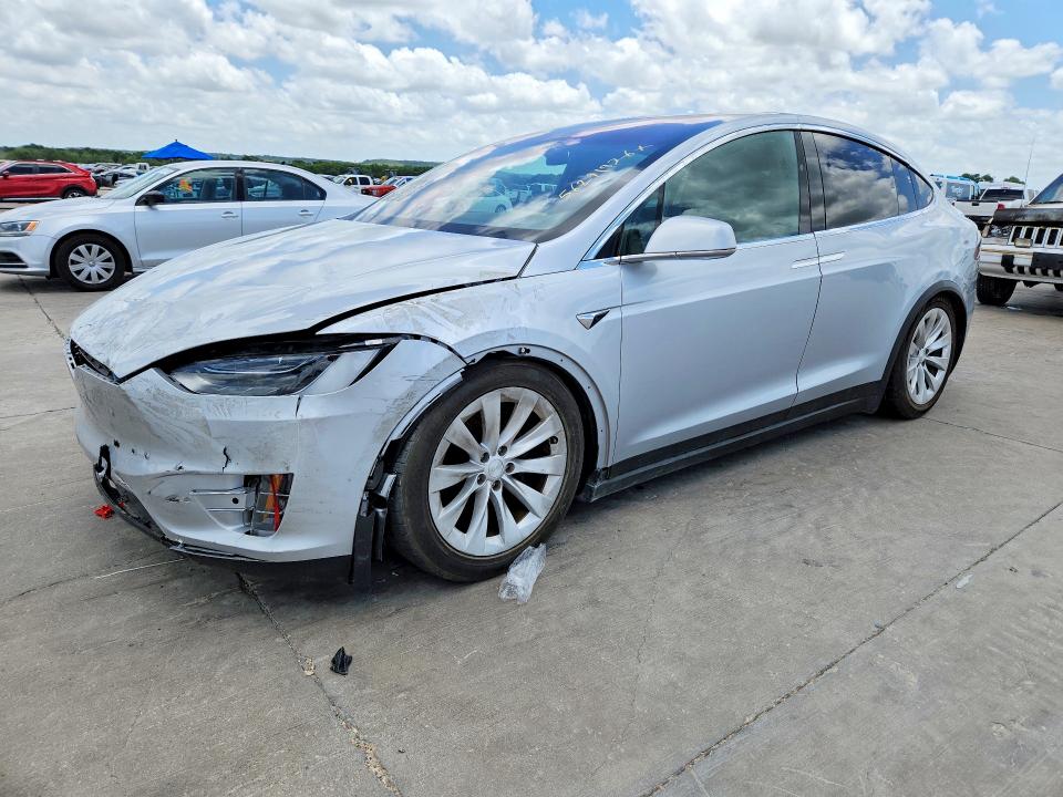 2018 Tesla Model X მანქანა იყიდება აუქციონზე, vin: 5YJXCDE21JF101252, აუქციონის ნომერი: 56291926