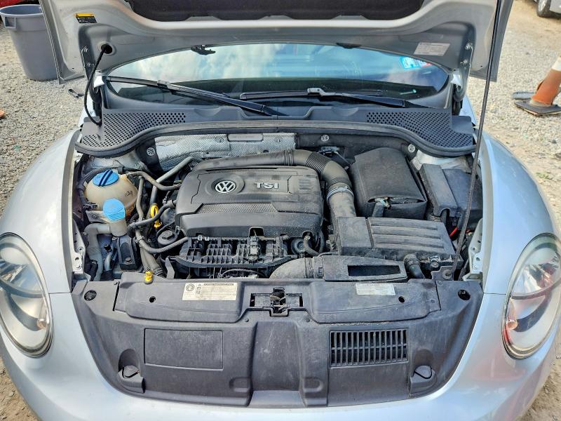 2015 Volkswagen Beetle მანქანა იყიდება აუქციონზე, vin: 3VWF17AT9FM606893, აუქციონის ნომერი: 55295386
