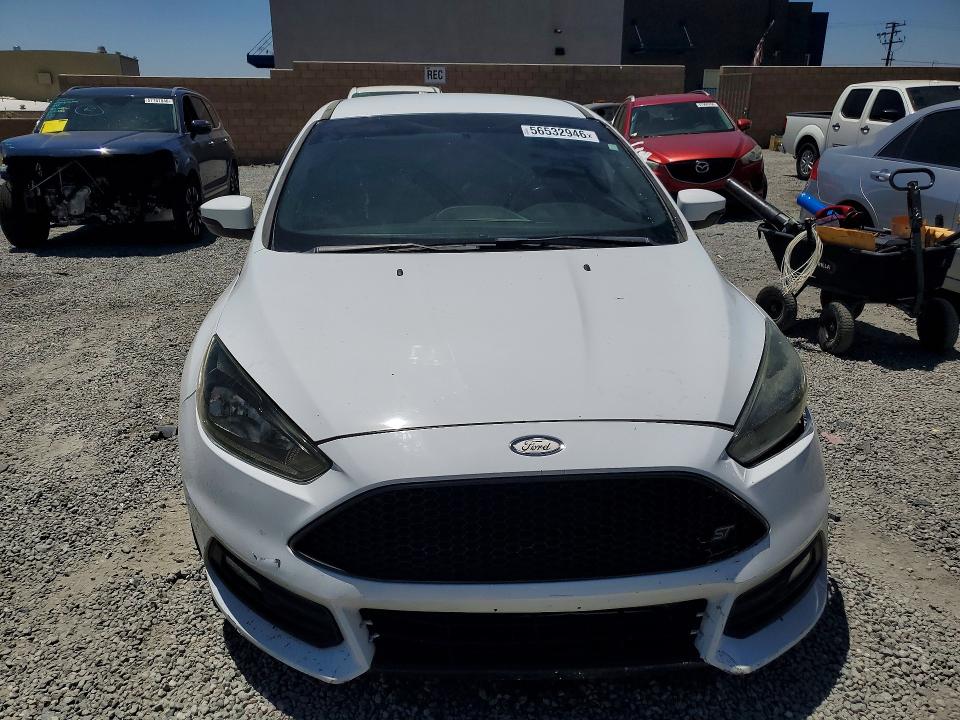 56532946 :رقم المزاد ، 1FADP3L93HL245819 vin ، 2017 Ford Focus مزاد بيع