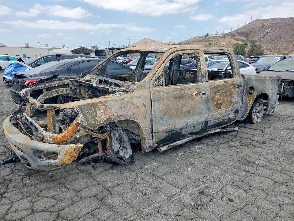 58976706 :رقم المزاد ، 1C6RRELT9KN582435 vin ، 2019 Ram 1500 مزاد بيع