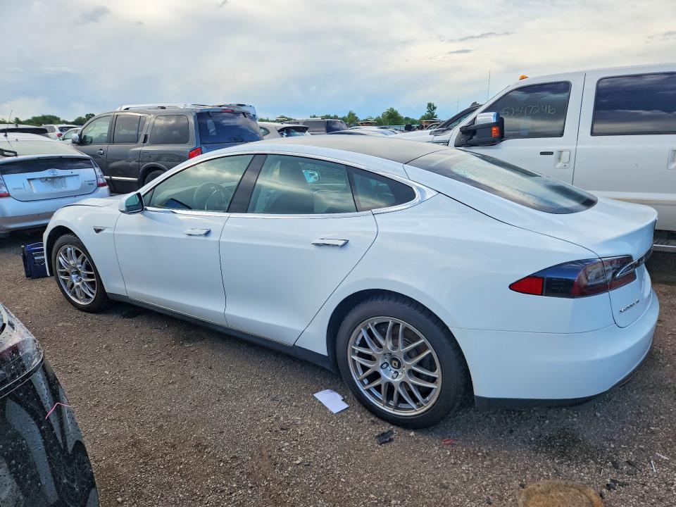 55563346 :رقم المزاد ، 5YJSA1H15EFP45747 vin ، 2014 Tesla Model S مزاد بيع