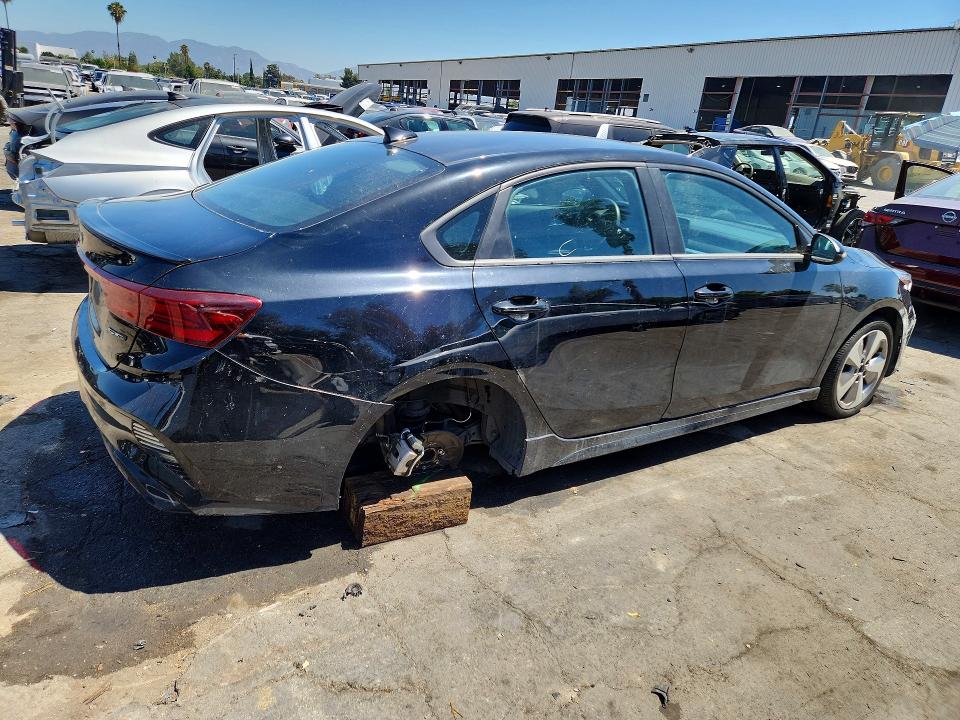 2023 Kia Forte მანქანა იყიდება აუქციონზე, vin: 3KPF54AD8PE665203, აუქციონის ნომერი: 57041706