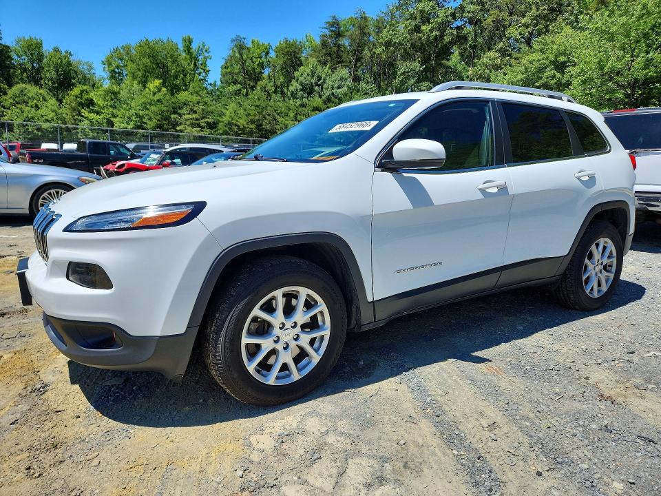 58452966 :رقم المزاد ، 1C4PJMCSXHW576462 vin ، 2017 Jeep Cherokee مزاد بيع