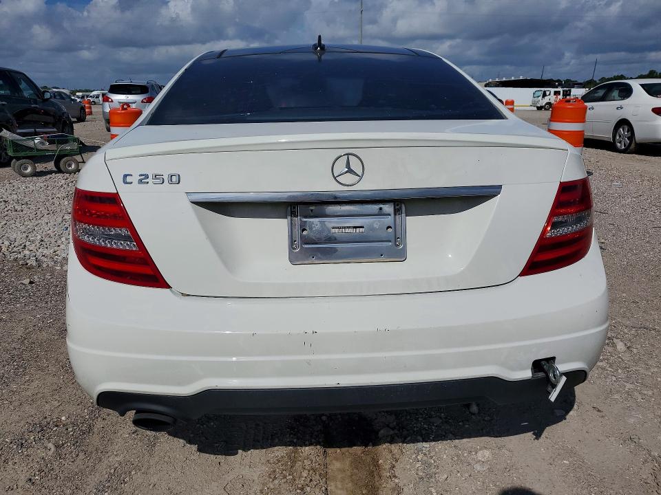 56767386 :رقم المزاد ، WDDGJ4HB7CF875320 vin ، 2012 Mercedes-benz C مزاد بيع