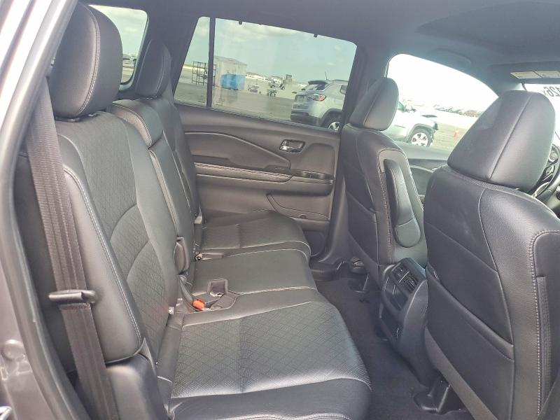 58044126 :رقم المزاد ، 5FNYF7H57MB006010 vin ، 2021 Honda Passport مزاد بيع