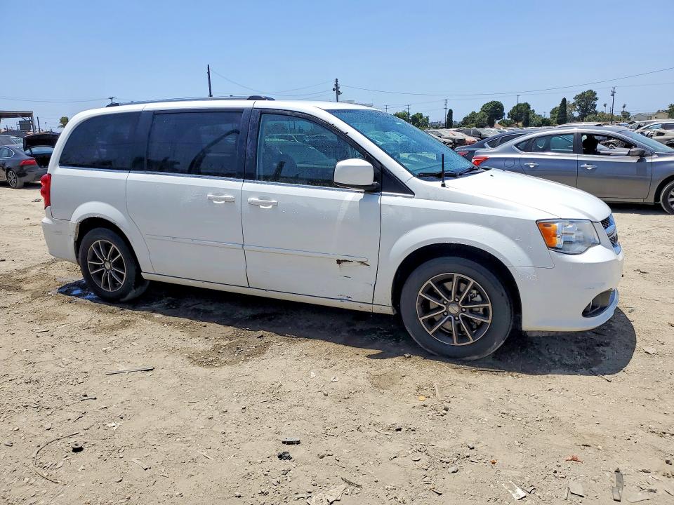56473676 :رقم المزاد ، 2C4RDGCG1HR761263 vin ، 2017 Dodge Grand Caravan مزاد بيع