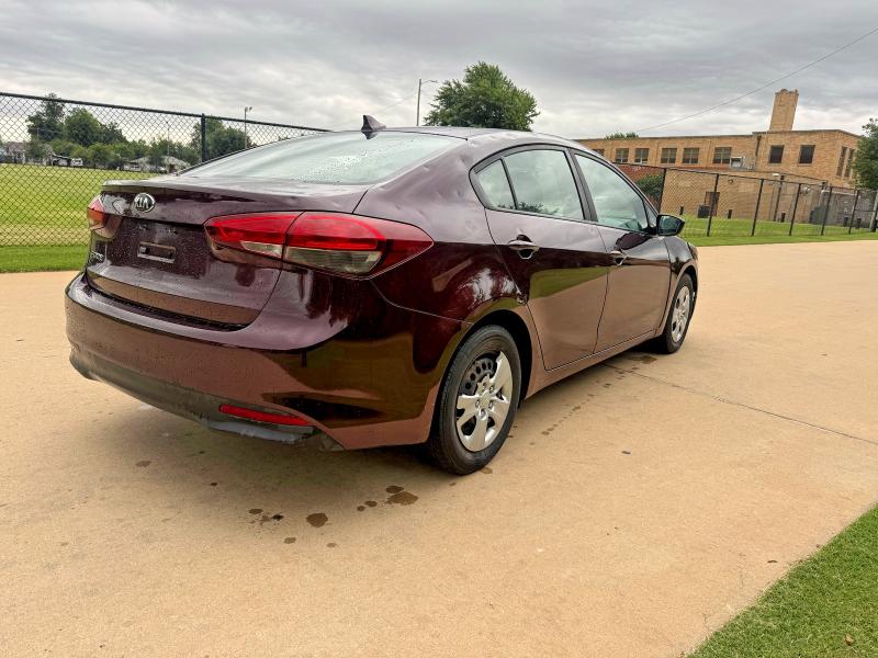 58361356 :رقم المزاد ، 3KPFK4A75HE097190 vin ، 2017 Kia Forte مزاد بيع