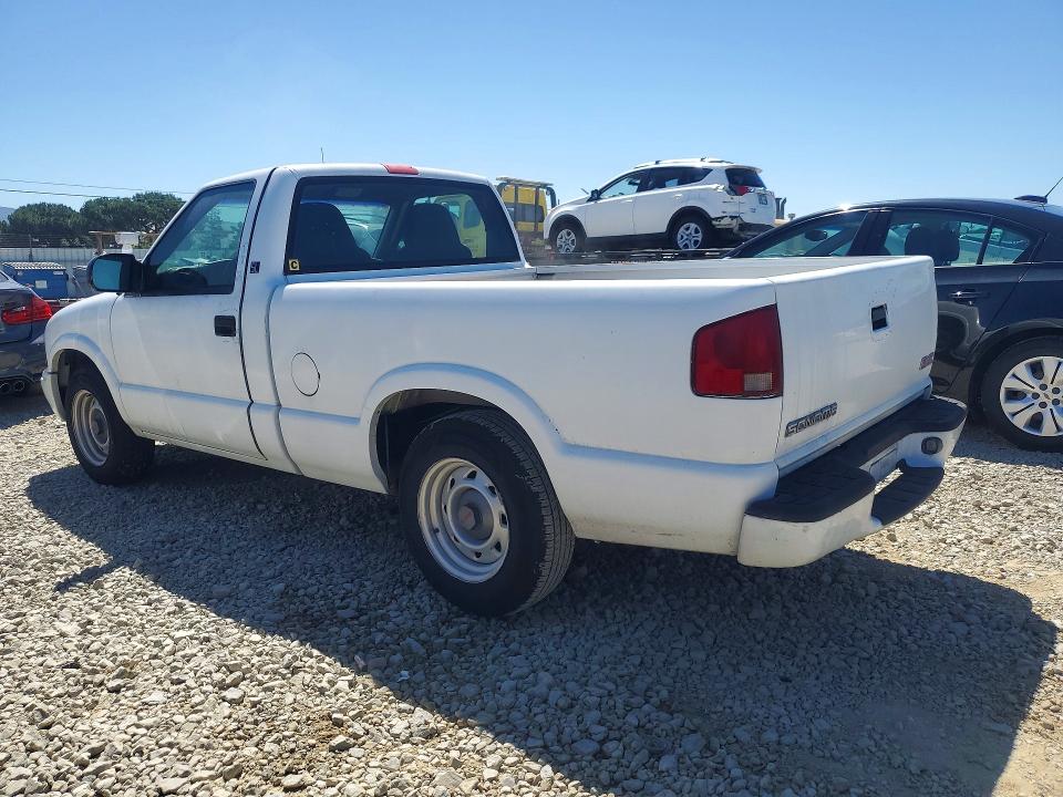 56632746 :رقم المزاد ، 1GTCS14HX38215727 vin ، 2003 Gmc Sonoma مزاد بيع