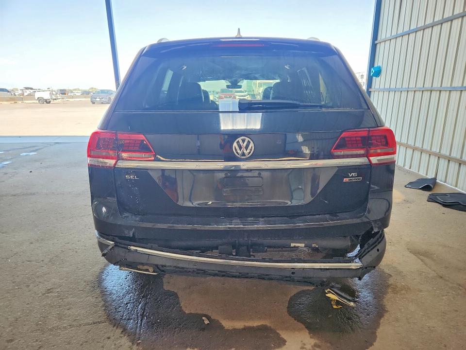58778136 :رقم المزاد ، 1V2NR2CA6JC545890 vin ، 2018 Volkswagen Atlas مزاد بيع