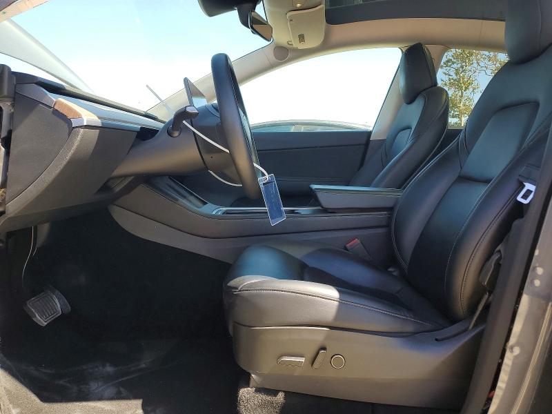 55820746 :رقم المزاد ، 5YJYGDEE8MF203526 vin ، 2021 Tesla Model Y مزاد بيع