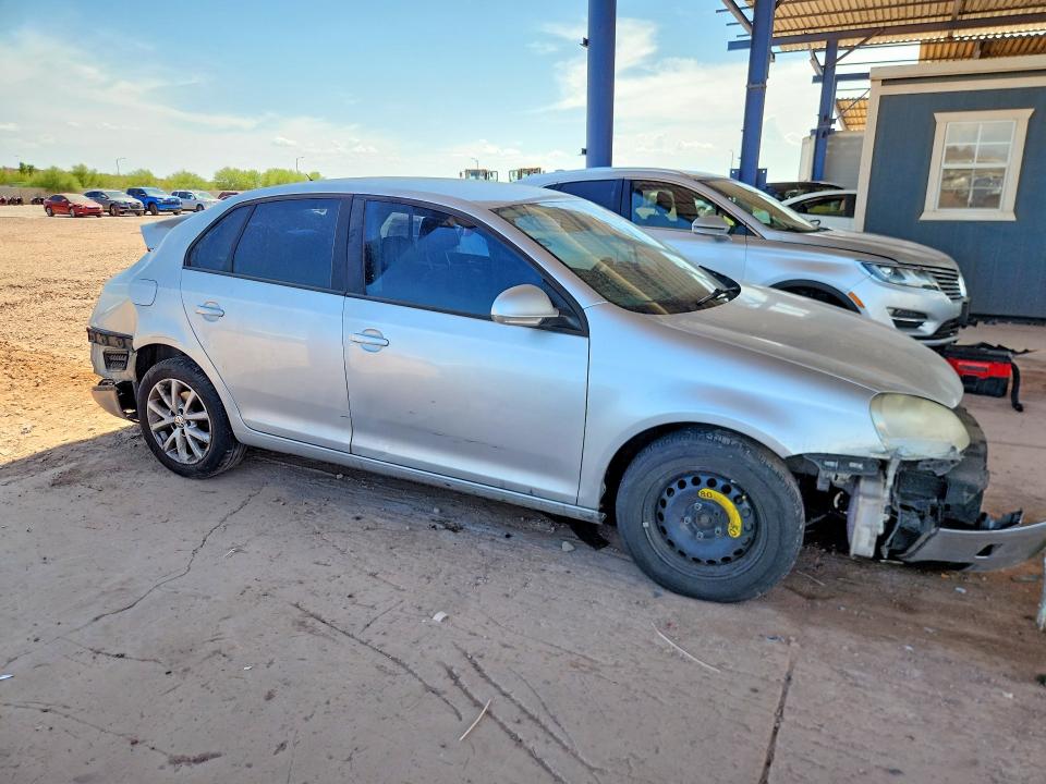 57222156 :رقم المزاد ، 3VWAX7AJ1AM101866 vin ، 2010 Volkswagen Jetta مزاد بيع