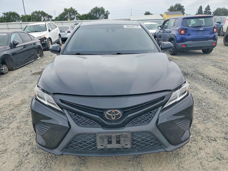 56646276 :رقم المزاد ، JTNB11HKXJ3007468 vin ، 2018 Toyota Camry مزاد بيع