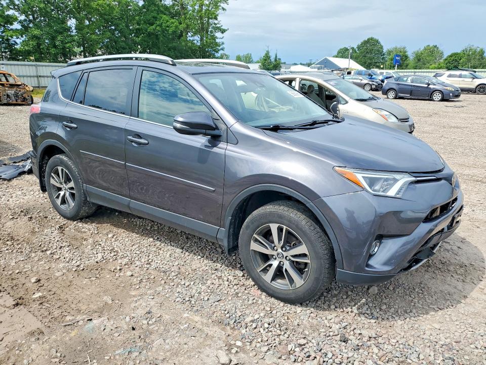 58560966 :رقم المزاد ، JTMRFREV9JJ189466 vin ، 2018 Toyota Rav4 مزاد بيع