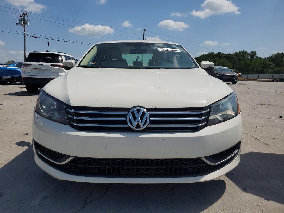 59021046 :رقم المزاد ، 1VWBH7A35DC119683 vin ، 2013 Volkswagen Passat مزاد بيع