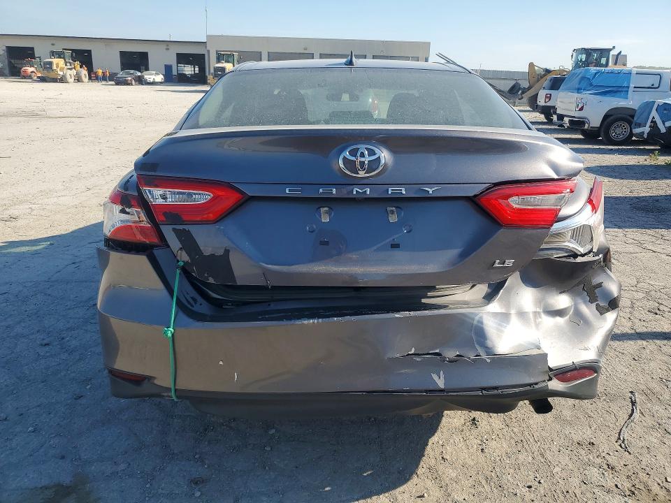 56085356 :رقم المزاد ، 4T1C11AK2LU929230 vin ، 2020 Toyota Camry مزاد بيع