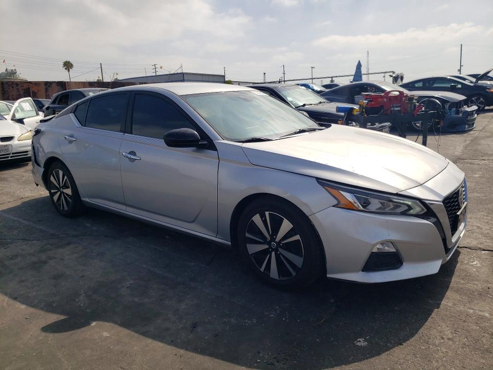 55646916 :رقم المزاد ، 1N4BL4DV8MN356434 vin ، 2021 Nissan Altima مزاد بيع