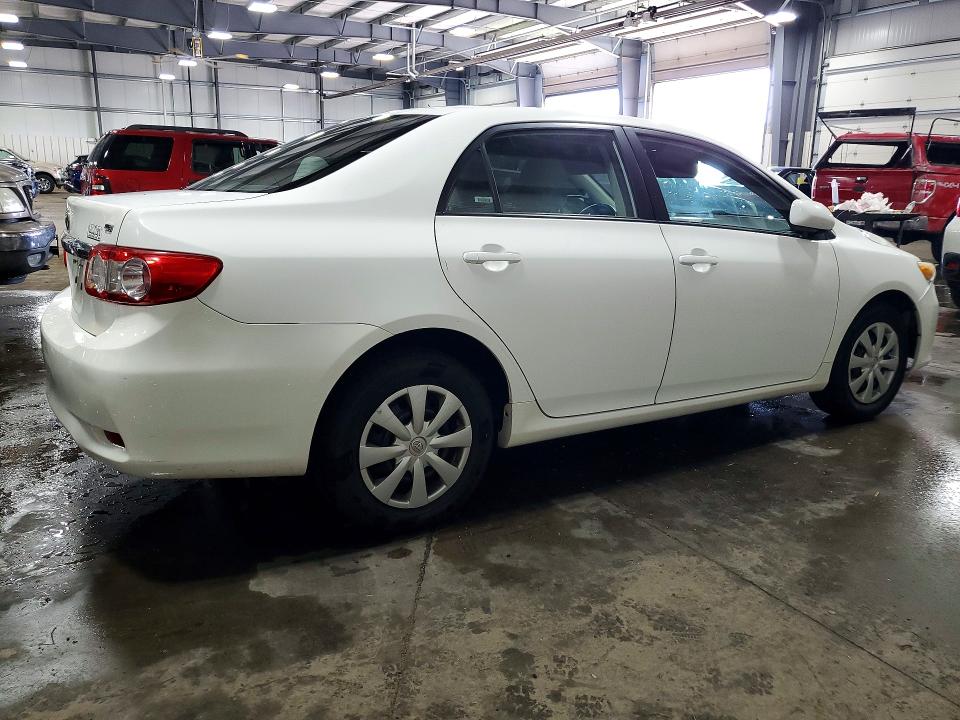 59375366 :رقم المزاد ، 2T1BU4EE3BC610704 vin ، 2011 Toyota Corolla مزاد بيع