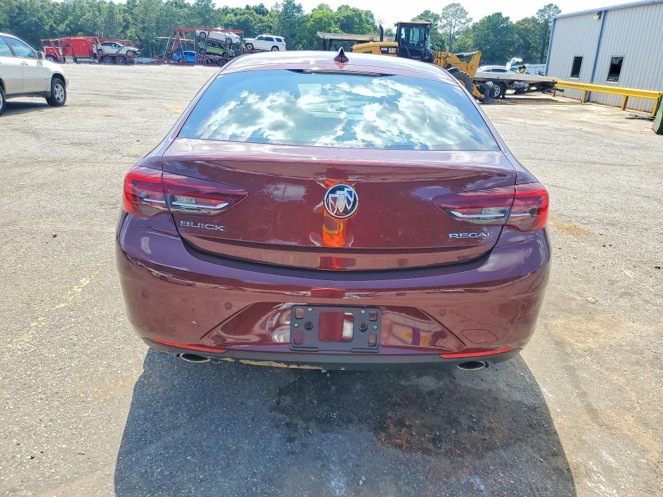 56863976 :رقم المزاد ، W04GL6SX1J1078599 vin ، 2018 Buick Regal مزاد بيع