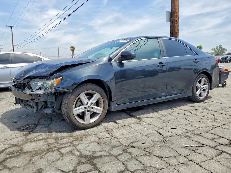 55649046 :رقم المزاد ، 4T1BF1FK3EU867068 vin ، 2014 Toyota Camry مزاد بيع