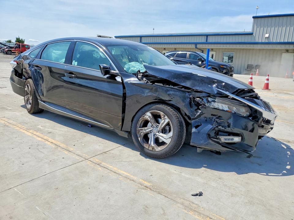 Продажа на аукционе авто 2018 Honda Accord, vin: 1HGCV1F61JA116868, номер лота: 58766206
