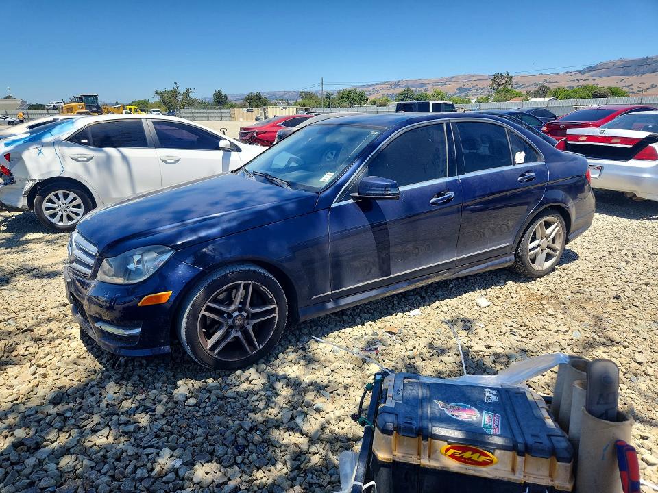Продажа на аукционе авто 2013 Mercedes-benz C, vin: WDDGF5HB4DG105109, номер лота: 56094106