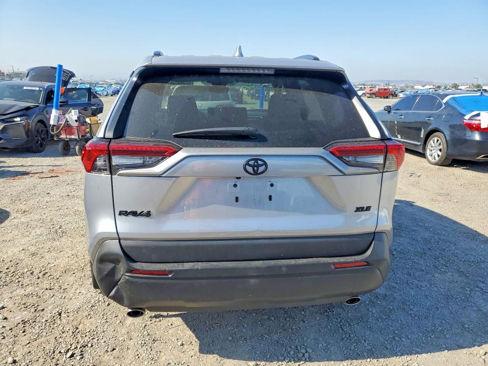 57344346 :رقم المزاد ، 2T3W1RFVXMC149081 vin ، 2021 Toyota Rav4 مزاد بيع