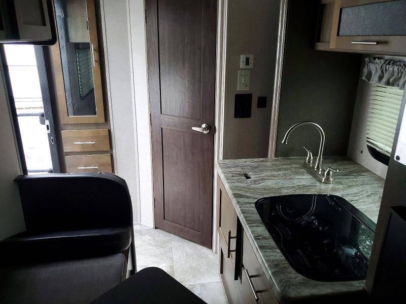 57136036 :رقم المزاد ، 4X4TRPT13KL021095 vin ، 2019 Forester River Recreational Vehicle (rv) مزاد بيع