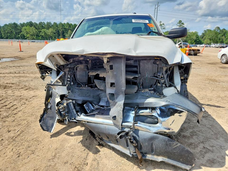 58095386 :رقم المزاد ، 3C6JR6DTXHG656111 vin ، 2017 Ram 1500 مزاد بيع
