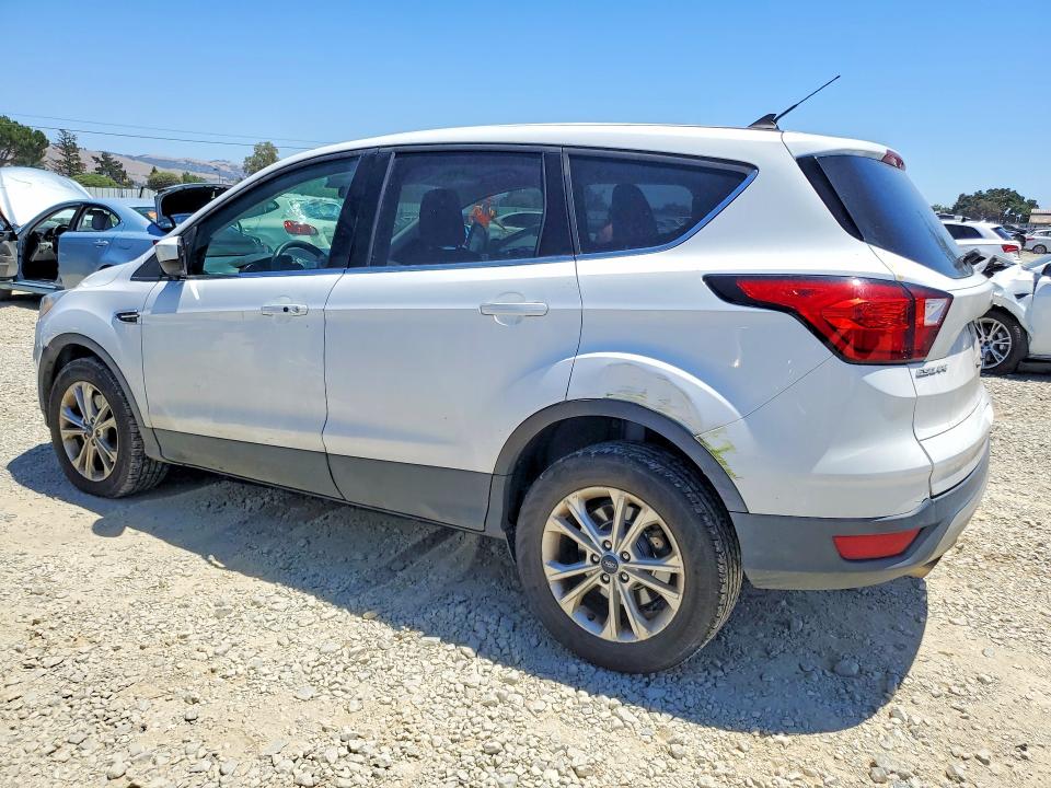 2019 Ford Escape მანქანა იყიდება აუქციონზე, vin: 1FMCU9G91KUB66237, აუქციონის ნომერი: 57335116
