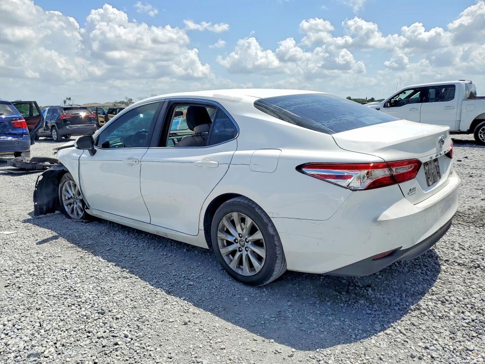 2018 Toyota Camry მანქანა იყიდება აუქციონზე, vin: 4T1B11HK4JU573555, აუქციონის ნომერი: 58435286