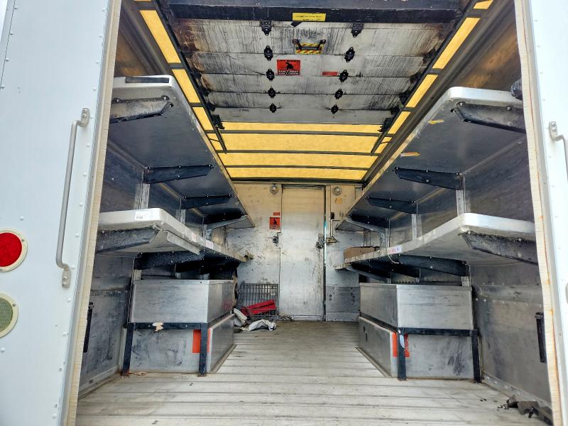 53751786 :رقم المزاد ، 4UZAANBW16CW23369 vin ، 2006 Freightliner Chassis مزاد بيع