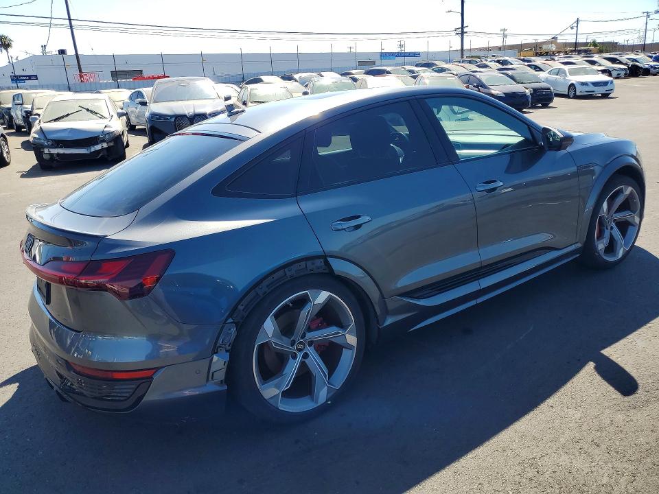 Продаж на аукціоні авто 2024 Audi Sq8 E-tron, vin: WA1DCBGE2RB042199, номер лоту: 57696926