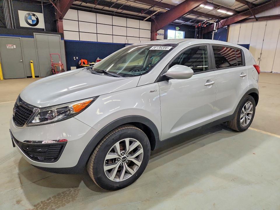 56136386 :رقم المزاد ، KNDPBCAC0G7873364 vin ، 2016 Kia Sportage مزاد بيع