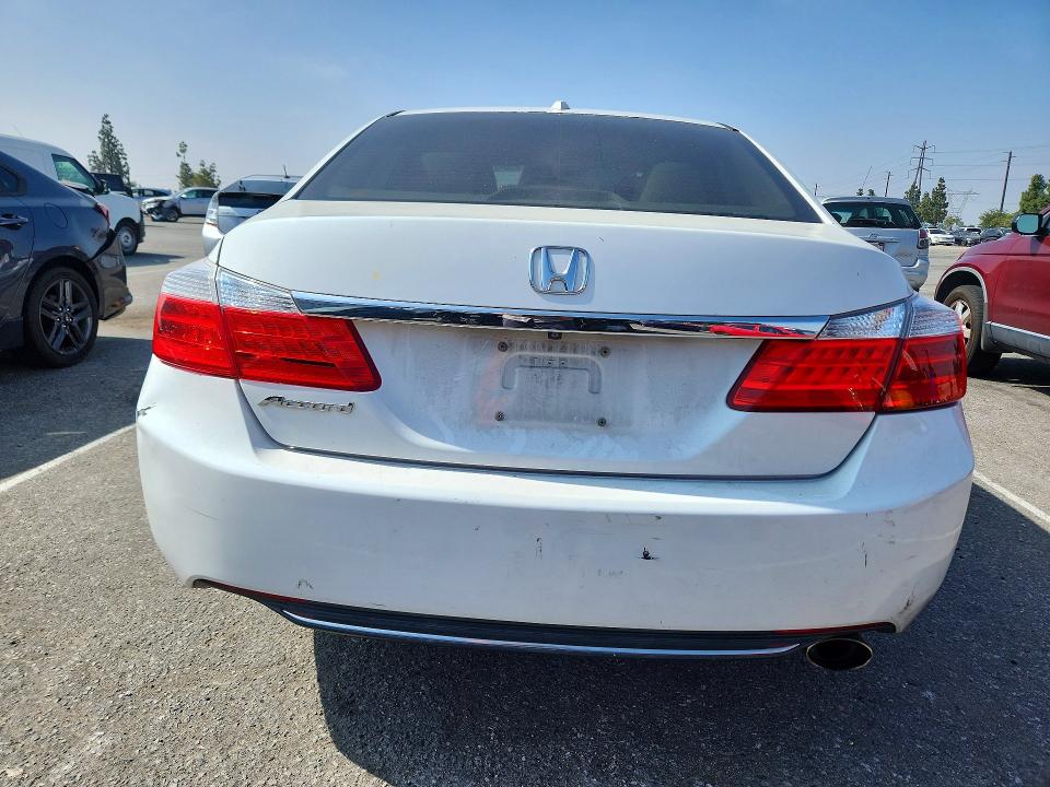 55426276 :رقم المزاد ، 1HGCR2F8XFA244237 vin ، 2015 Hond Accord مزاد بيع