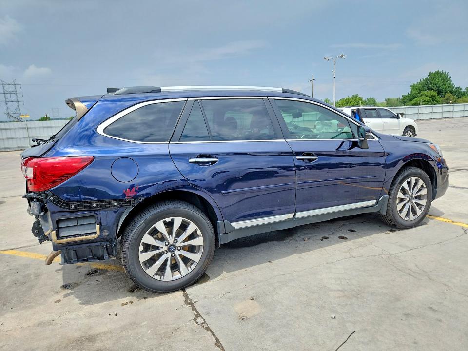58922826 :رقم المزاد ، 4S4BSETC8J3233206 vin ، 2018 Subaru Outback مزاد بيع