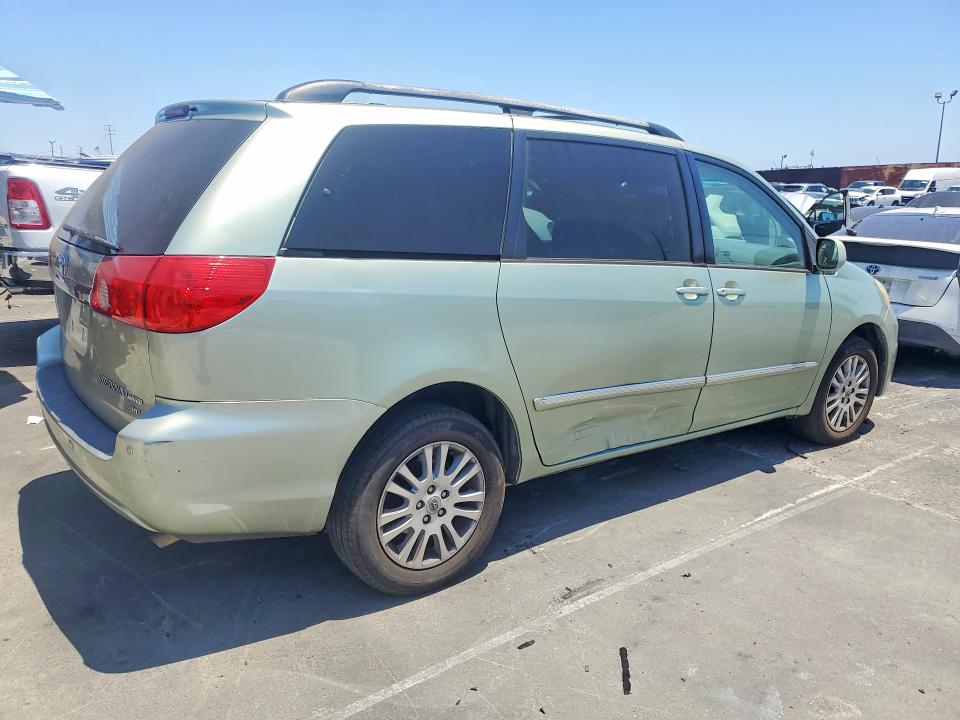 58157416 :رقم المزاد ، 5TDBK22C38S015770 vin ، 2008 Toyota Sienna مزاد بيع