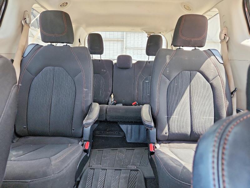58994156 :رقم المزاد ، 2C4RC1DG7HR703592 vin ، 2017 Chrysler Pacifica مزاد بيع