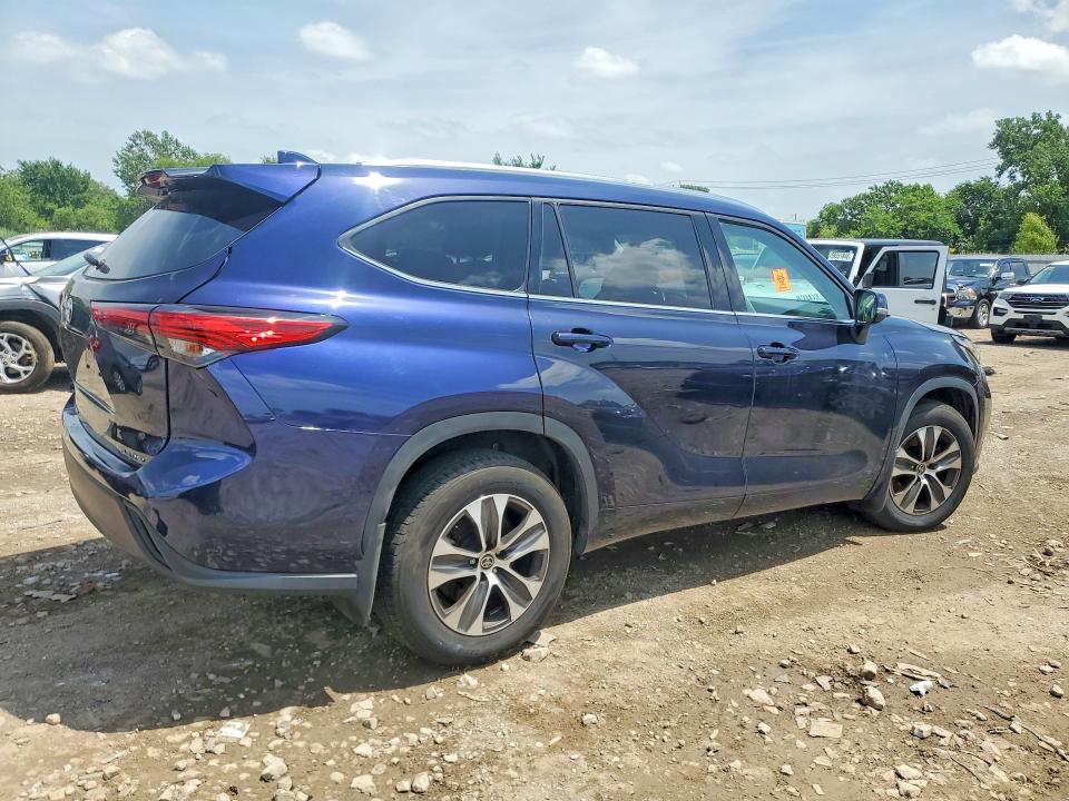 58899496 :رقم المزاد ، 5TDGZRBH0MS533268 vin ، 2021 Toyota Highlander مزاد بيع