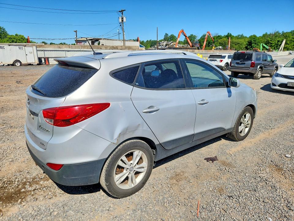 2011 Hyundai Tucson მანქანა იყიდება აუქციონზე, vin: KM8JUCAC4BU300151, აუქციონის ნომერი: 54935216