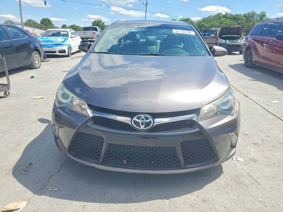 58130186 :رقم المزاد ، 4T1BF1FK7FU087205 vin ، 2015 Toyota Camry مزاد بيع