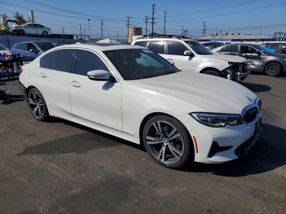 58133616 :رقم المزاد ، 3MW5P7J01M8C11435 vin ، 2021 Bmw 330e مزاد بيع