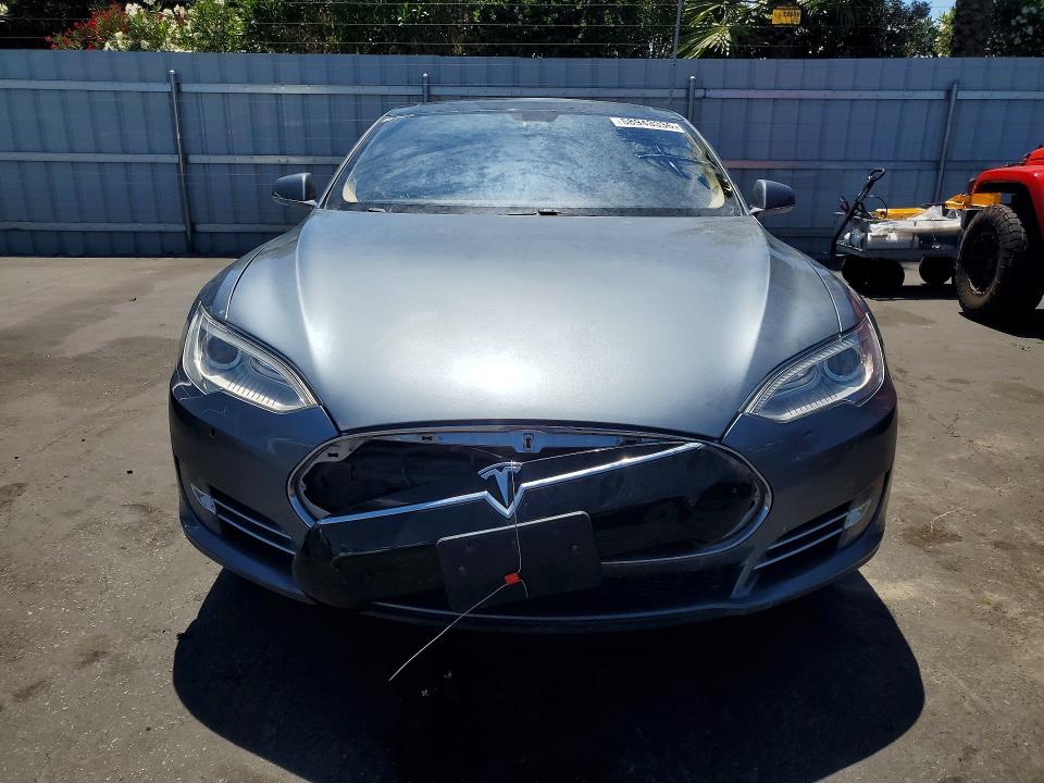 58943336 :رقم المزاد ، 5YJSA1CP4DFP23684 vin ، 2013 Tesla Model S مزاد بيع