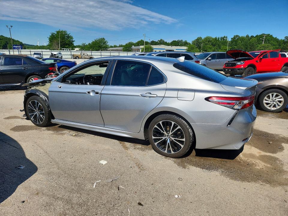 58358476 :رقم المزاد ، 4T1B11HK3KU807962 vin ، 2019 Toyota Camry مزاد بيع